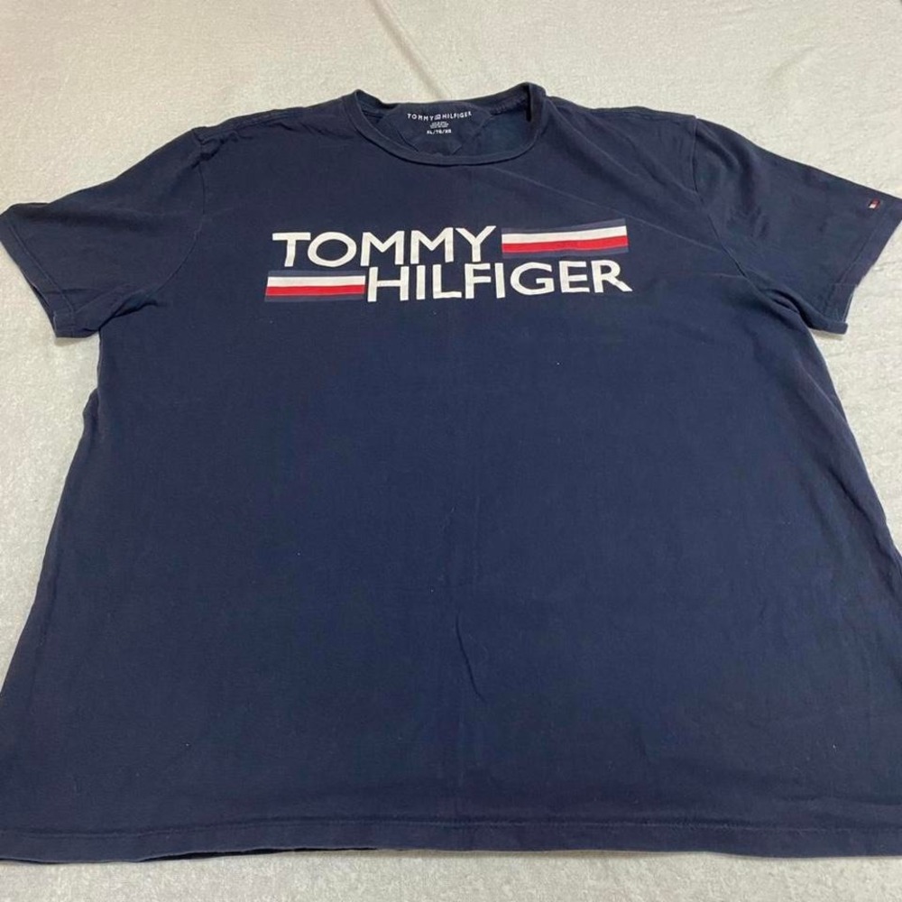 Navy Tommy Hilfiger men XL t-shirt. SKU346